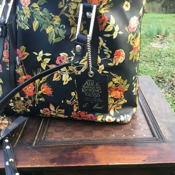 Alice Through the Looking Glass Handbag - Picture 5 of 8